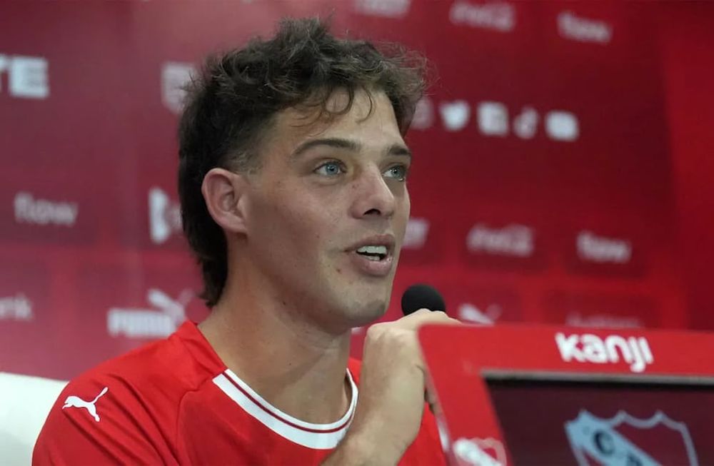 Santi Maratea puso manos a la obra en una nueva colecta para ayudar a Independiente.