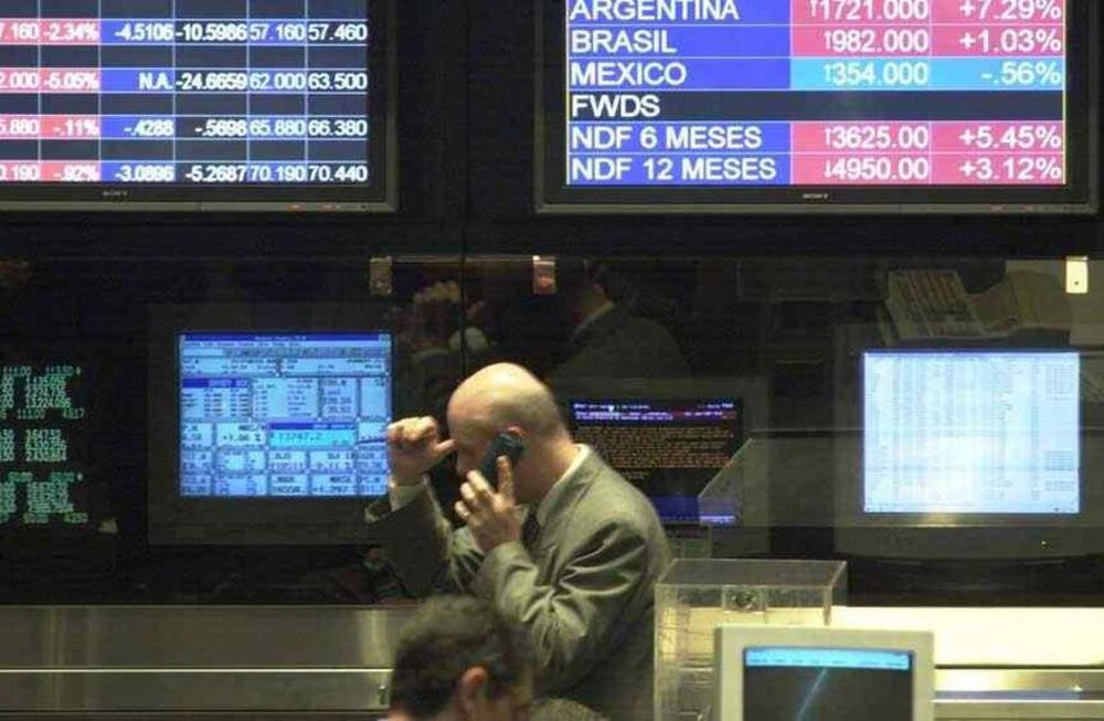 Caen las acciones y la incertidumbre se apodera de os agentes bursátiles.