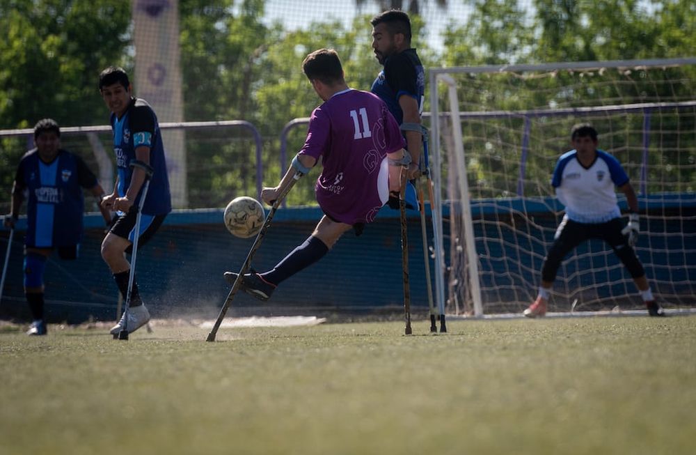 Liga Nacional de Fútbol de Amputados.En el polideportivo del Barrio de la Gloria se disputó la tercera fecha entre Los Cóndores y Los Leones de Tucumán. Fotos: Ignacio Blanco / Los Andes