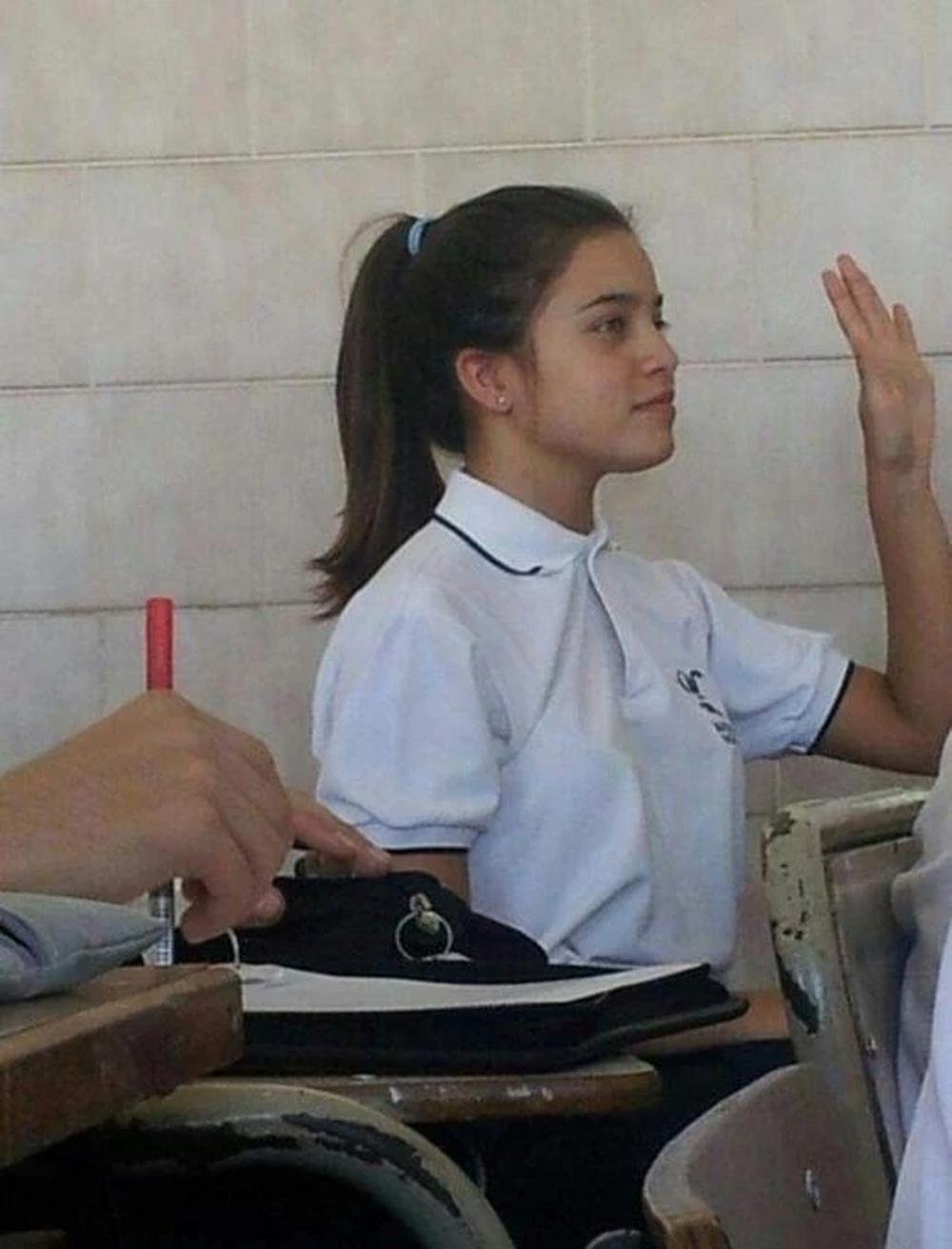 Así es el colegio al que asisitó de adolescente Emilia Mernes. Así es el colegio al que asisitó de adolescente Emilia Mernes.