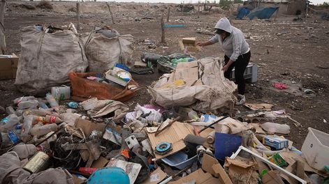 la crisis de los recicladores en aconcagua radio: caen los precios de materiales y peligran 28 familias