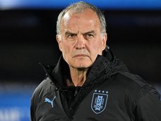 El Mundial 2026 será su último torneo al mando de la Celeste. El entrenador argentino lo anunció durante un evento organizado por la Asociación Uruguaya de Fútbol.