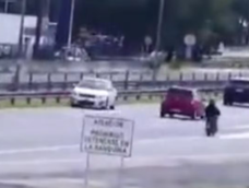 Tensa persecución en Panamericana, Buenos Aires. Tensa persecución en Panamericana, Buenos Aires.