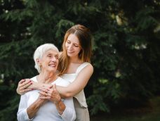 abuelas increibles: los 5 signos del zodiaco que son las mejores