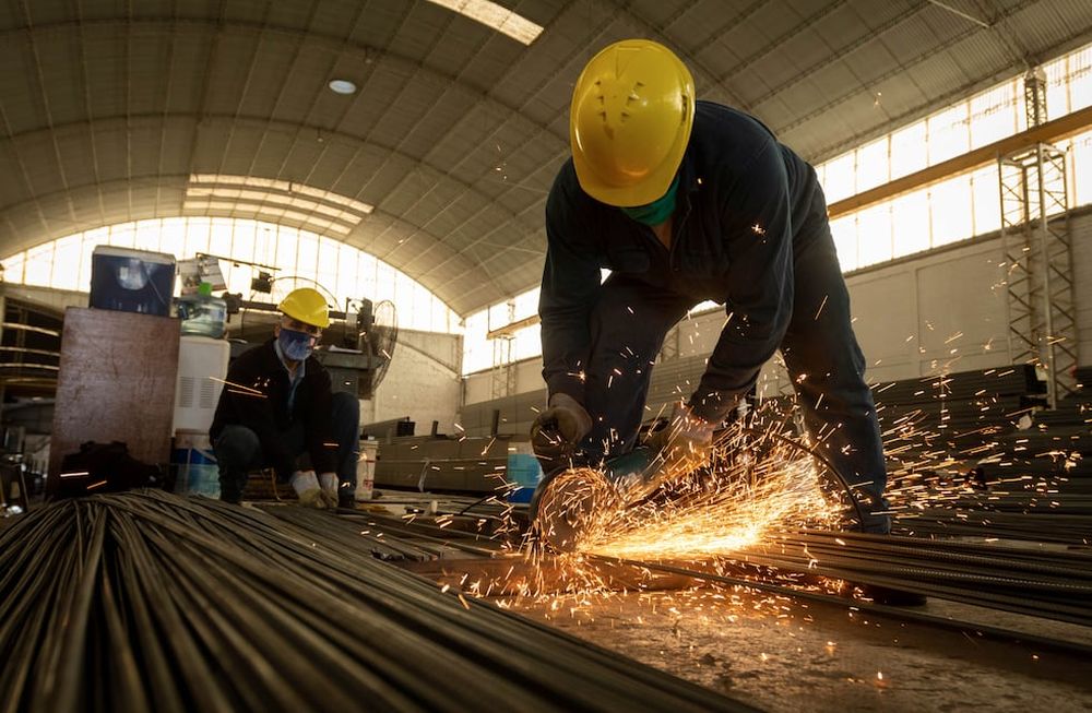 Por la pandemia y problemas de transporte las empresas tienen sus depósitos con muy poco material para afrontar la demanda. Foto: Ignacio Blanco / Los Andes.