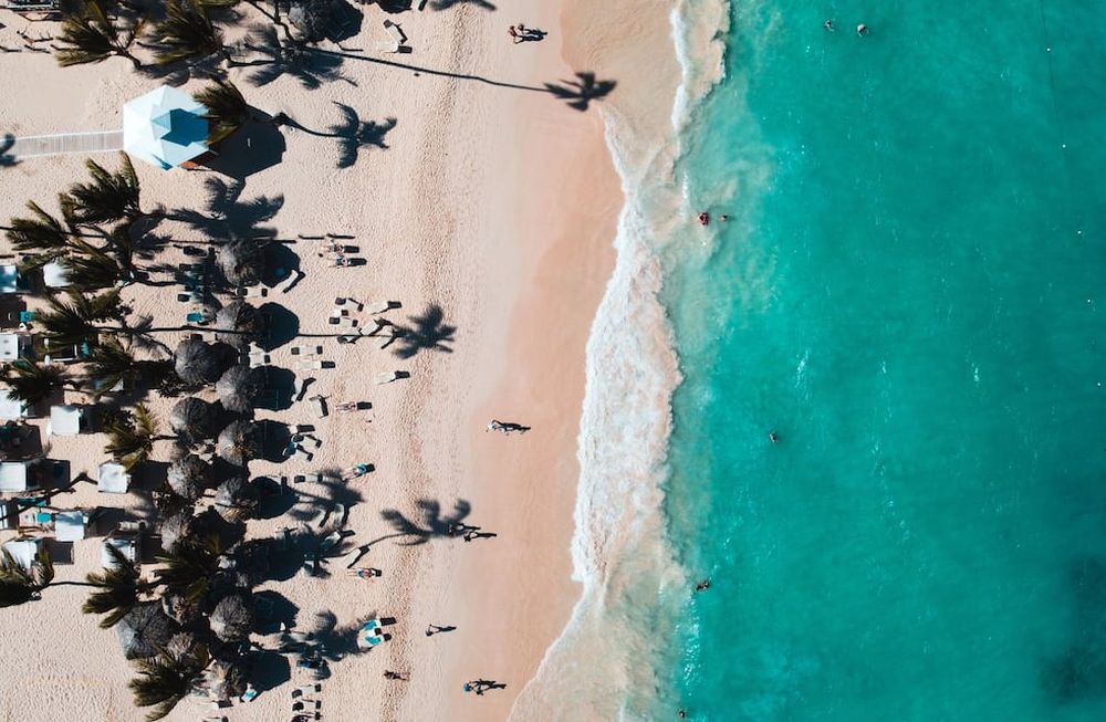 Cuatro destinos con playas para aprovechar en el Black Friday.