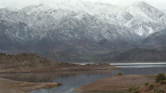 Esta mañana  el Servicio Meteorológico confirmó que el tiempo continuará inestable en cordillera y precordillera con algunas nevadas leves hasta el miércoles.Agua nieve, vientos fuertes y bajas temperaturas en Potrerillo, Luján de CuyoFoto: Orlando Pelichotti