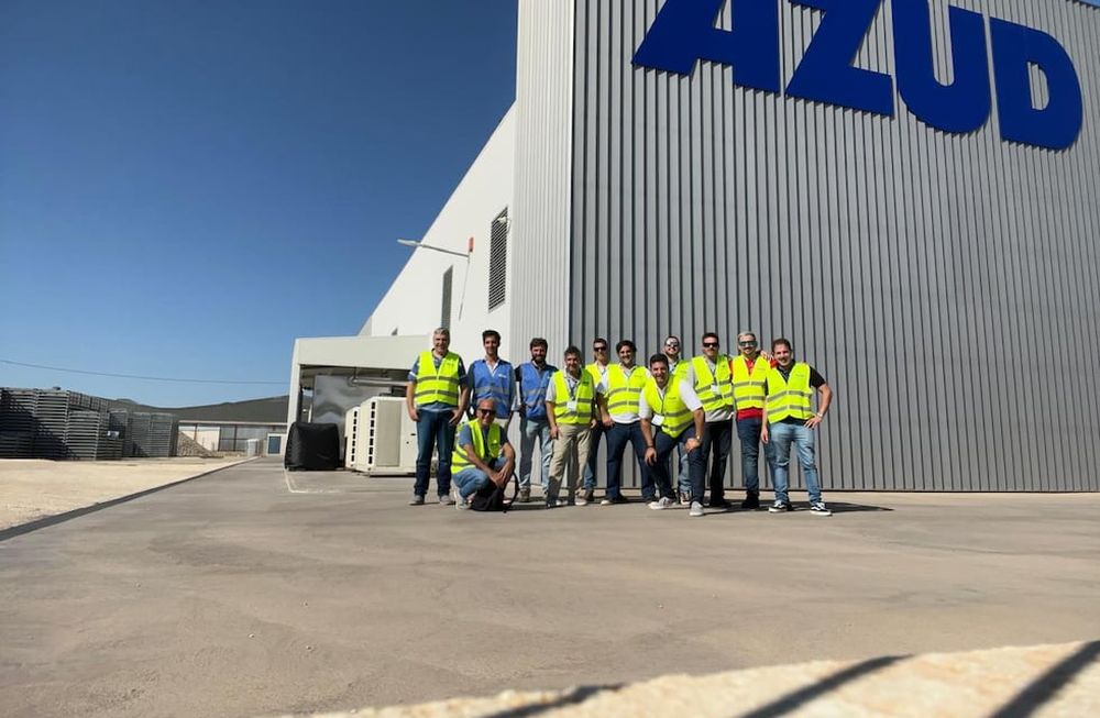 En un viaje reciente a España, un grupo de instaladores de riego agrícola tuvo la oportunidad de conocer las últimas tendencias en tecnología y capacitación en el rubro de la mano de Halpern Riego.