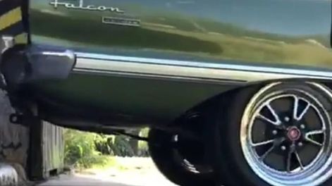 Tras la victoria de Javier Milei, un comisario de Río Negro publicó un video de un falcon verde: “Que se agarren los chorros”