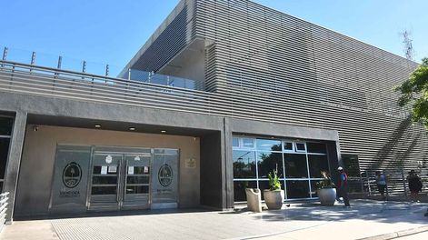 La víctima fue trasladada al la guardia del Hospital Central, donde fue internado por dos heridas de bala | Archivo Los Andes