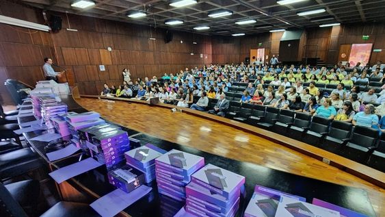 “El trabajo de los agentes sanitarios es fundamental, porque son la base de una pirámide de salud que tiene que ser muy sólida”, detalló el decano de la Facultad de Ciencias Médicas. Foto: Prensa Gobierno de Mendoza.