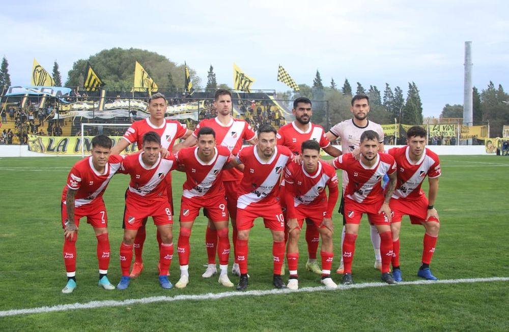 El Cruzado sueña en grande. Triunfazo ante Deportivo Madryn. / Gentileza.