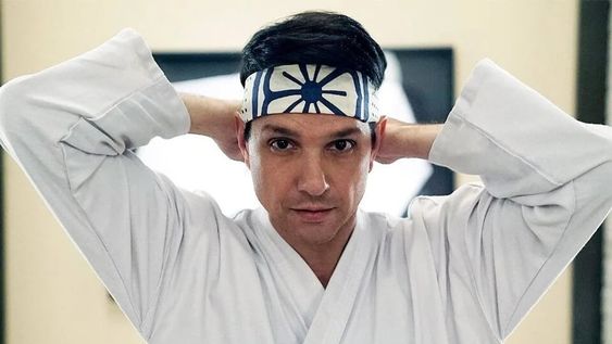 El actor de “Cobra Kai” le contestó a una fan que presentó a su papá como el “Daniel San argentino”