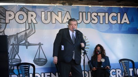 Los Andes | El juez Juan Ramos Padilla fue uno de los que convocó la marcha contra la Corte Suprema de Justicia frente al Palacio de Justicia. Foto: Clarín