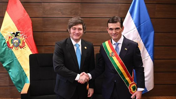 Milei viajó a Bolivia y estuvo presente en la asunción de Rodrigo Paz Pereira.&nbsp; 
