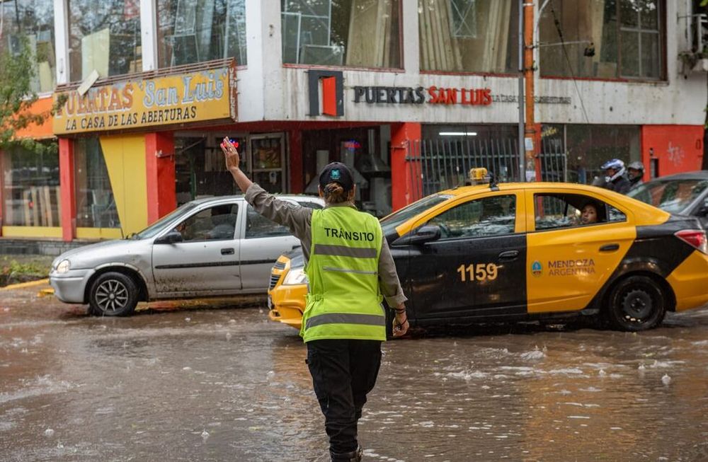 La Ciudad asistió a familias en distintos puntos luego de la tormenta