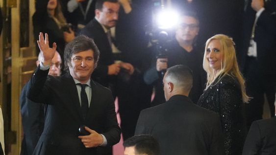 Gala en el teatro Colón tras la asunción de Javier Milei como presidente de la Nación (Clarín)