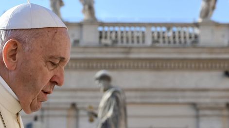 El Papa comparó el aborto con “contratar a un sicario para acabar con una vida humana”