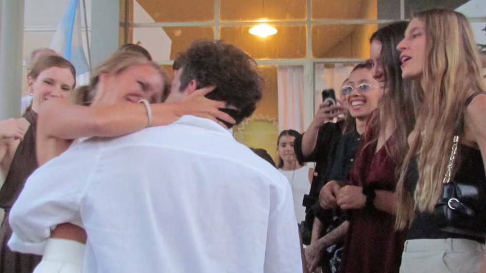 El civil de Nicolás Cabré y Rocío Pardo.