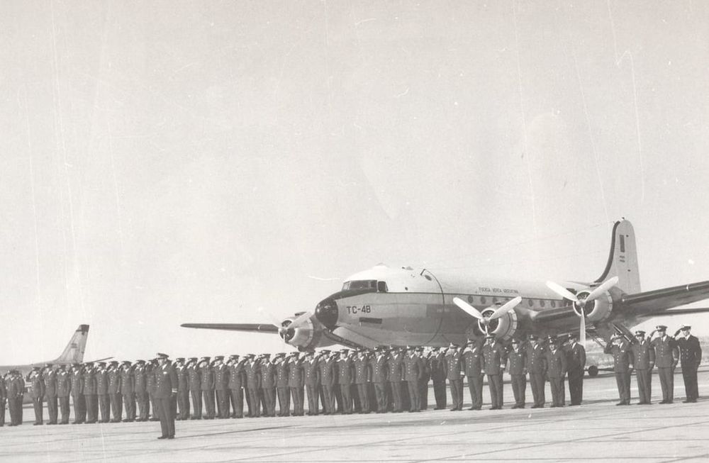 Viajaban 68 personas, la mayoría cadetes de la fuerza en viaje final de instrucción. La aeronave se perdió en Costa Rica. ¿Cayó al mar; está en tierra?: incógnitas.