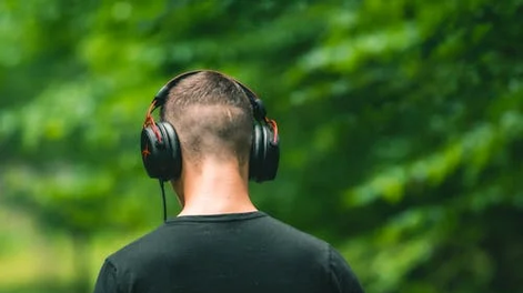 ¿Escuchas música durante tu entrenamiento?: la ciencia revela su verdadero impacto