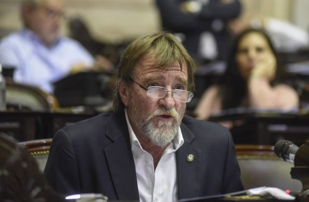 El diputado nacional Jorge Rizzoti (UCR- Jujuy) expresó su reclamo por la exclusión de reformas fiscales para el rubro producción tabacalera.