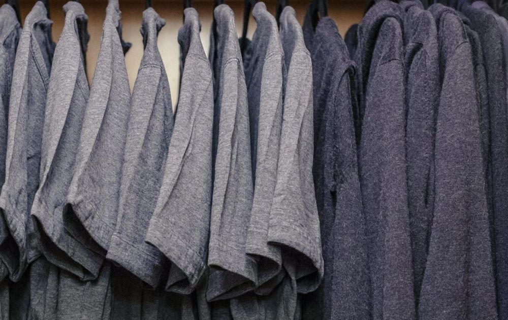 Repetir un mismo color de ropa refleja un motivo personal. Aunque no siempre es malo, es una forma de mostrarse ante el mundo.