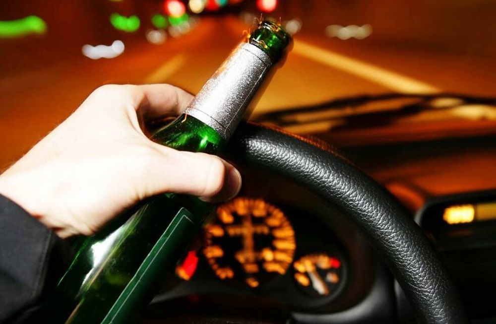 Chocó contra un poste, volcó y sorprendió a los policías con el resultado de la alcoholemia