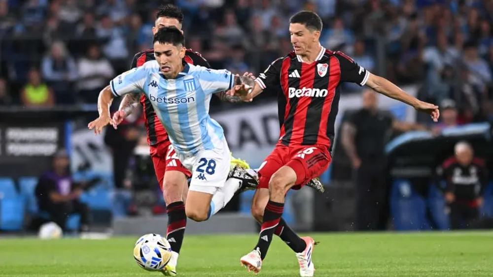 Racing&nbsp;y&nbsp;River&nbsp;se enfrentan en una nueva edici&oacute;n de un cl&aacute;sico morboso.&nbsp;La Academia y el Millonario definen qui&eacute;n avanza a los cuartos de final del Torneo Clausura 2025&nbsp;en un&nbsp;Cilindro de Avellaneda colmado