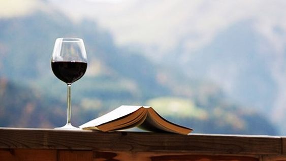 Nuestra provincia ha sido pródiga en ideas y literatura. Un ejemplo es el diplomático, escritor y filósofo de principios del siglo XX, Laurentino Olascoaga.