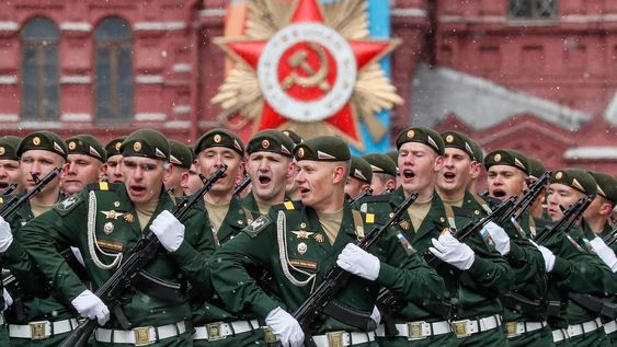 Rusia advierte con represalias adecuadas si Ucrania no respeta la tregua para conmemorar El Día de la Victoria.
