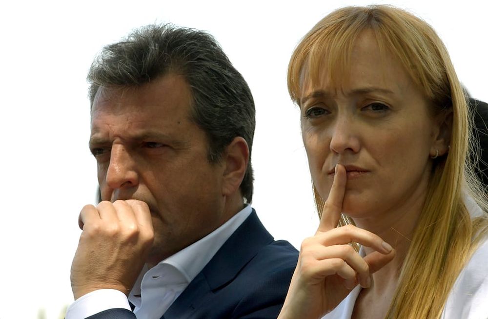 El ministro Sergio Massa junto a la senadora Anabel Fernández Sagasti cuando vino a Mendoza el mes pasado a realizar anuncios que todavía no se concretan. Foto: Orlando Pelichotti