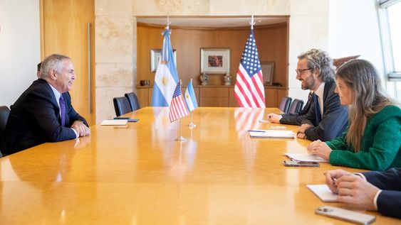 El canciller Santiago Cafiero se reunió con Marc Stanley, embajador de EE.UU. en Argentina