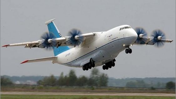 Antonov An-12, el avión de carga que aterrizará en Mendoza el próximo domingo.
