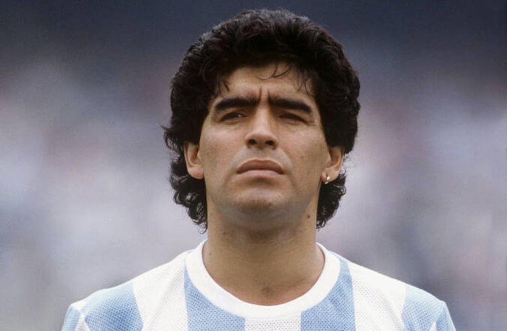 El Diez proviene del linaje de Luiz Maradona, soldado de la independencia y violinista y quien inicia una rama Maradona en Esquina, provincia de Corrientes.
