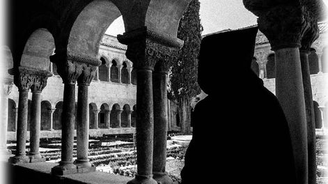 Entre los monjes
