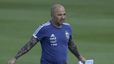La AFA ya definió la salida de Sampaoli pero no sabe cómo hacer para que se vaya