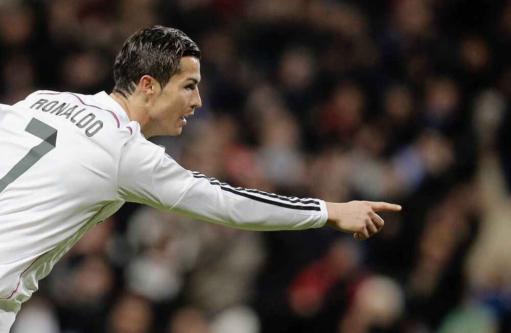 Por CR7, el Real no afloja en la cima