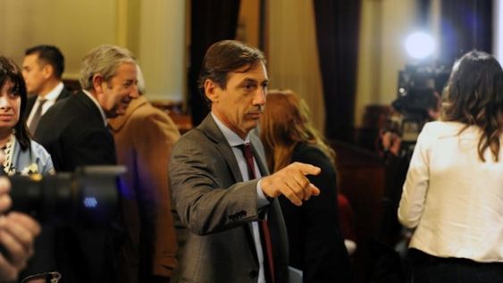 Luis Naidenoff es parte del bloque de senadores de Juntos por el Cambio que pidió al oficialismo bajar el nivel de hostilidad sobre lo actuado por el gobierno de Macri.