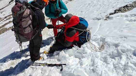 rescataron a un andinista ingles tras sufrir mal de montana en el aconcagua