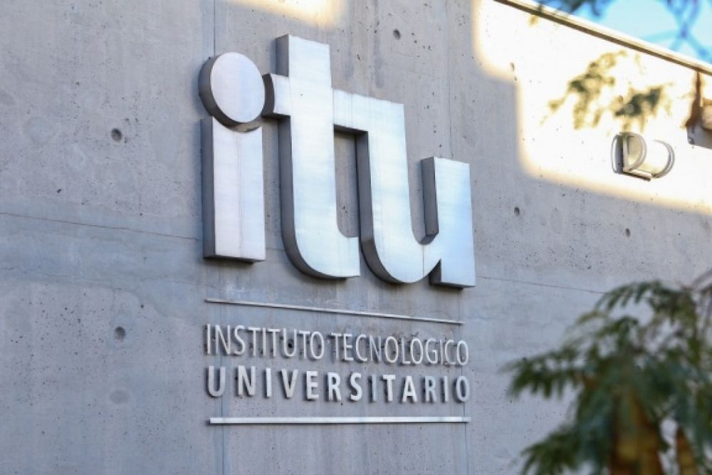 Aunque el 42% de sus estudiantes combina el cursado con un trabajo, el ITU de la UNCuyo registra indicadores de egreso por encima del promedio.
