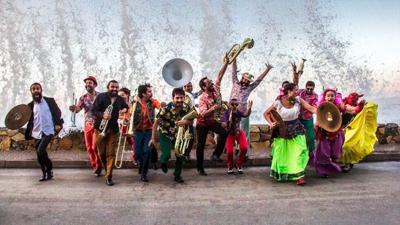 América Latina es una fiesta con Banda Conmoción