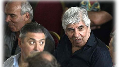 Moyano, solo en la multitud - Por Luis Alberto Romero