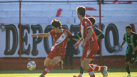 El Cruzado superó por 1 a 0 al Torito en el estadio Omar Higinio Sperdutti, con un gol de Lisandro Cabrera.