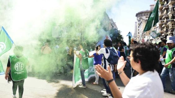 Gremios docentes convocaron a un paro mañana para protestar por el fallo de la justicia. Foto: Archivo.