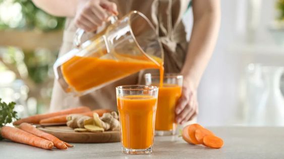 El jugo de zanahoria es ideal para tu cuerpo porque también mejora la digestión.