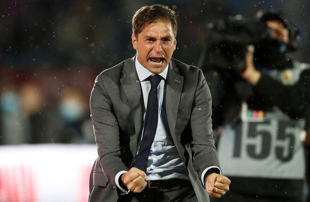 Diego Alonso fue el DT que encaró una renovación en la Celeste. / Gentilez.a