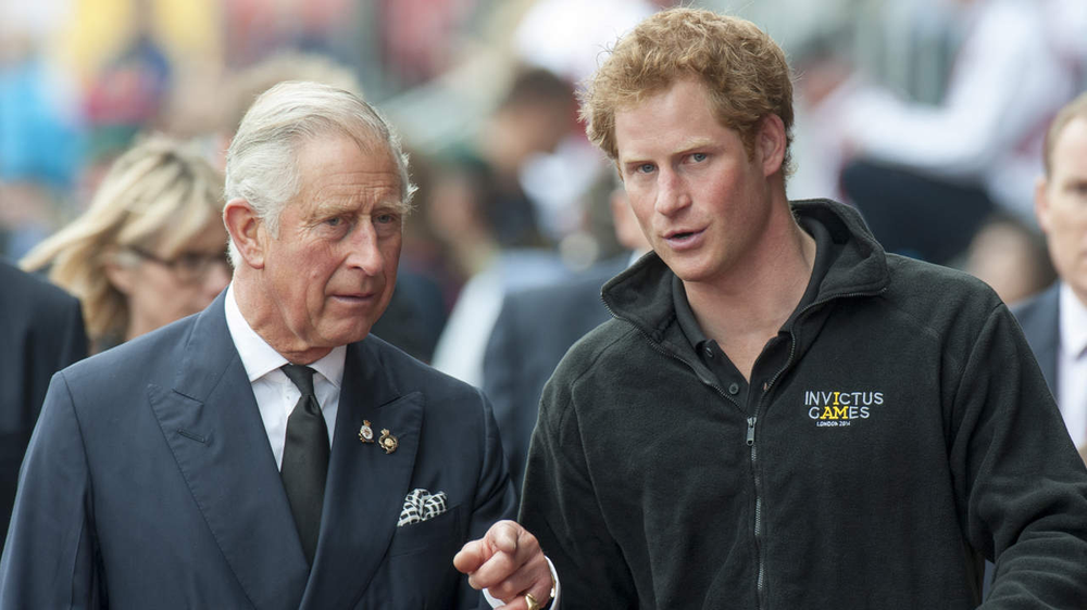 El rey Carlos hizo un pedido directo al pr&iacute;ncipe Harry, pero no ha tenido suerte.