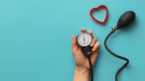 La ciencia ha demostrado que ciertos alimentos, especialmente las frutas, pueden influir positivamente en la salud del corazón.
