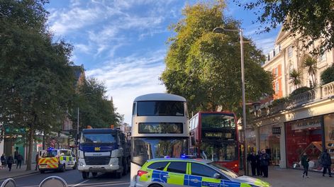 Acuchillaron a dos personas en el edificio de Sony Music en Londres